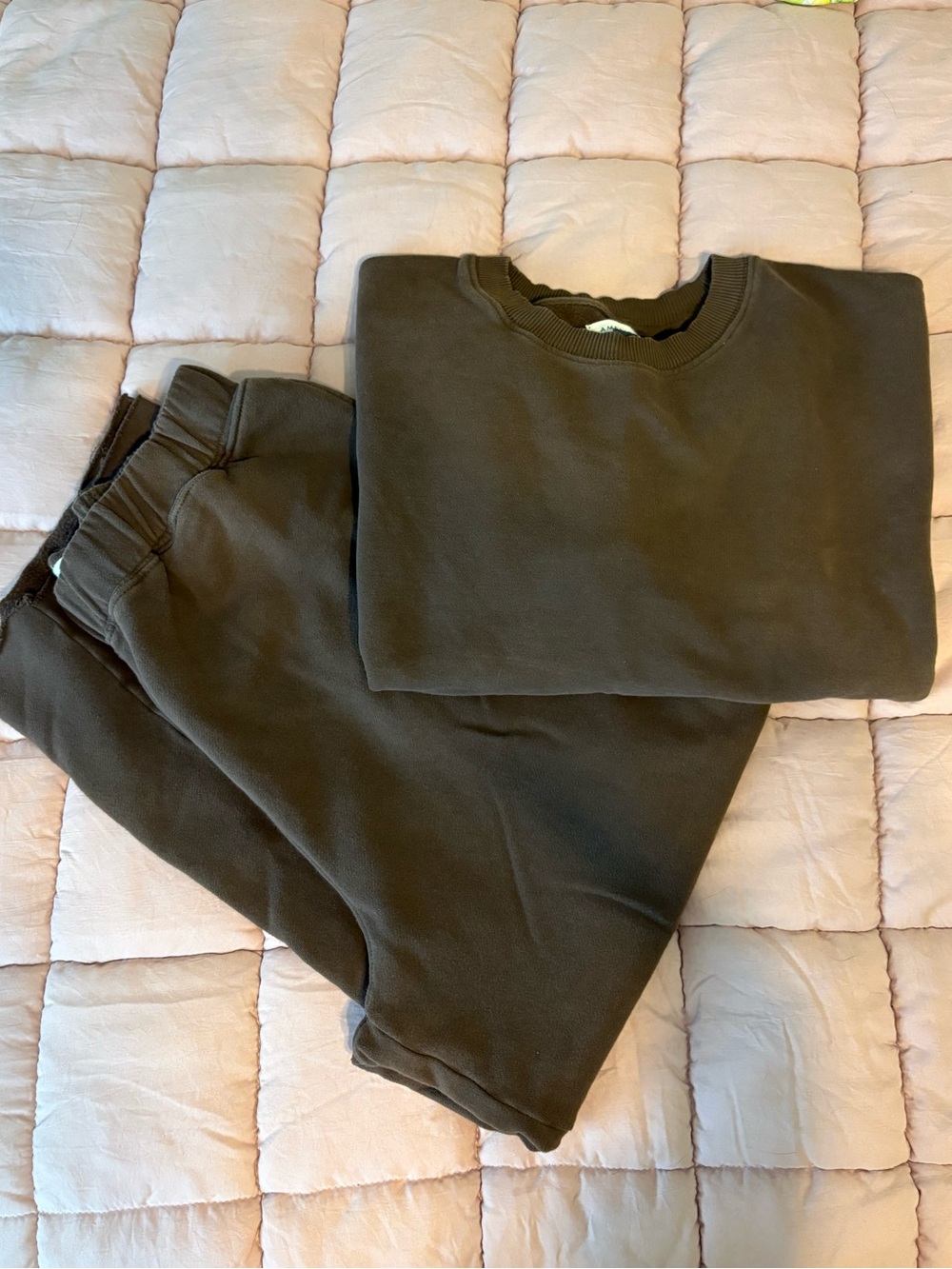 American Eagle Outfitters Women’s  Dark Brown Sweatpants & Sweatshirt Set. Med.
